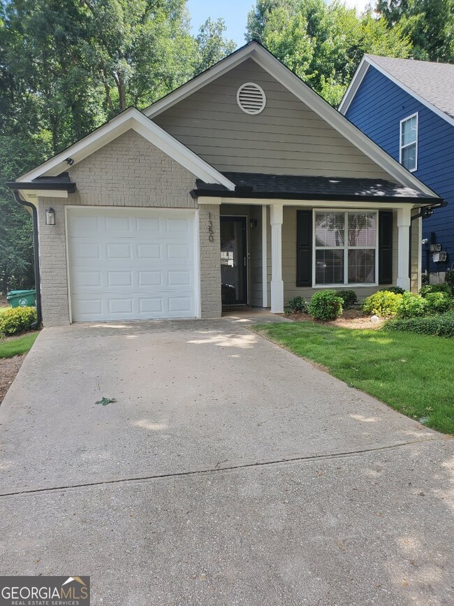 Building Photo - 1350 Gates Dr SE