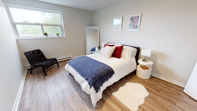 Photo - 860 Blackthorne