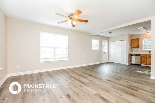 Photo - 906 Alpha Dr