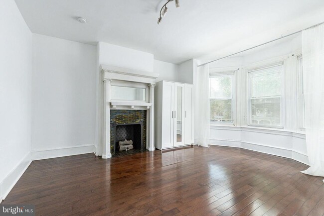 Photo - 5011 Walnut St Townhome