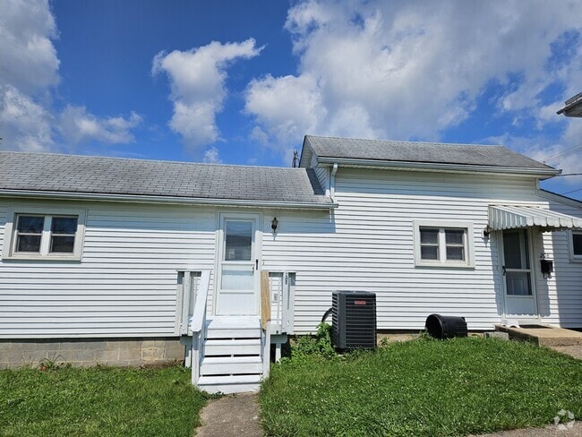 Building Photo - 208 E Main St Rental