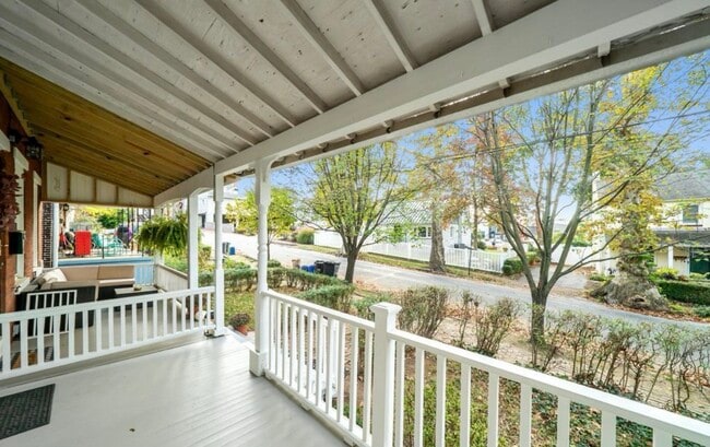 Photo - 123 W Lafayette St