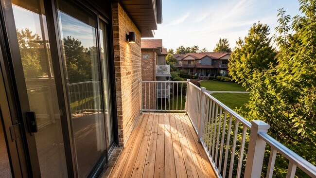 BALCONY - 4116 Birchwood Ct Unit 4116