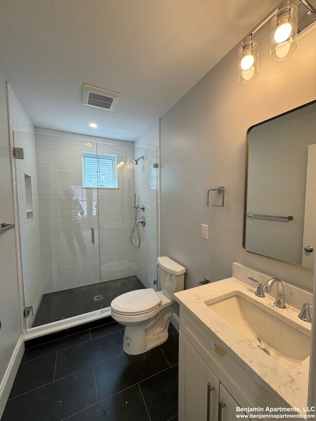 Photo - 51 Fairbanks St Unidad 1