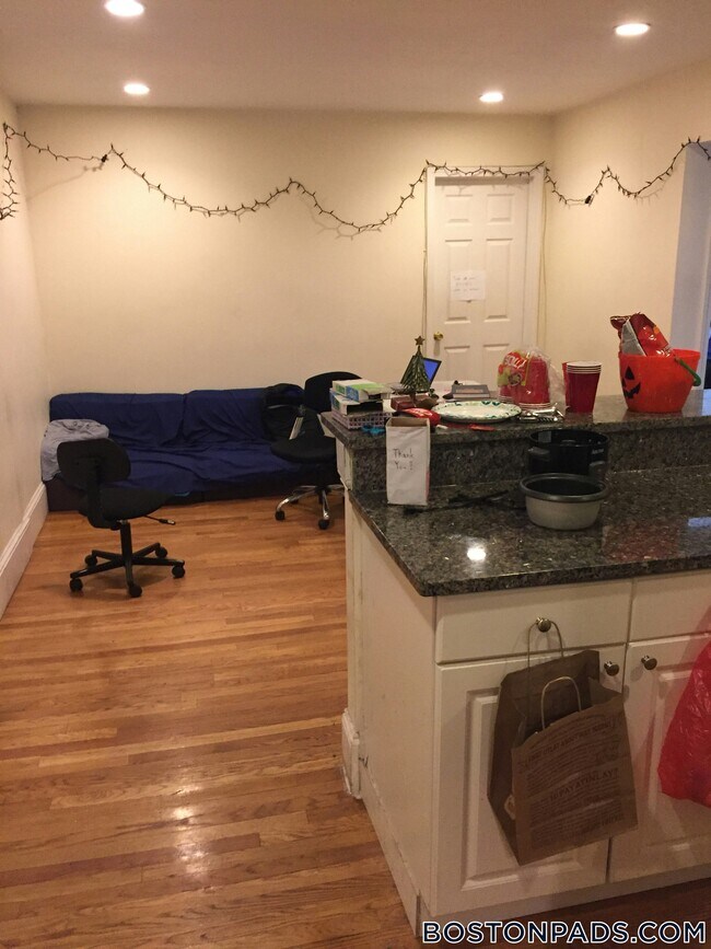 Photo - 324 St Paul St Unidad 4