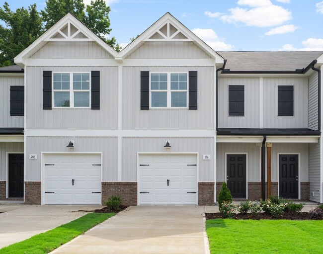 Building Photo - Brand New 3 Bedroom Townhome in Smithfield!