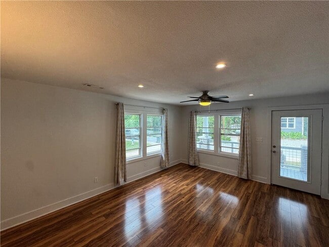 Photo - 320 S Washington Ave