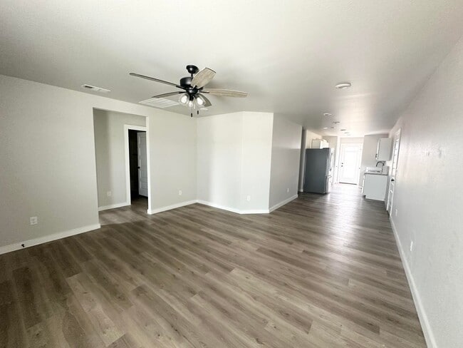 Photo - 3 Bed 2 Bathroom for Rent!