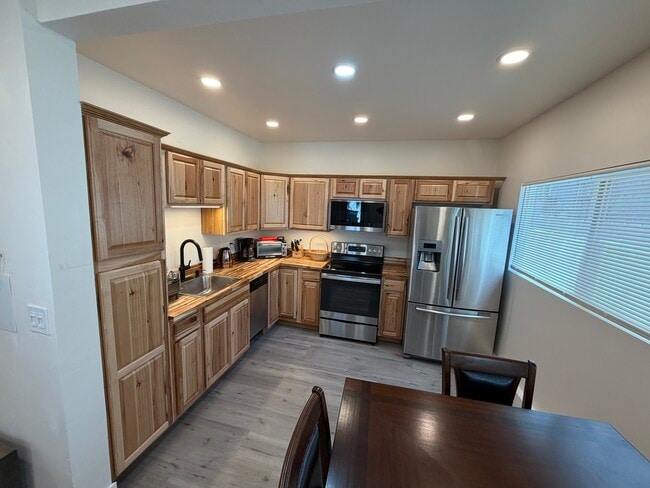 3161 Berkeley Ave Unit D shared