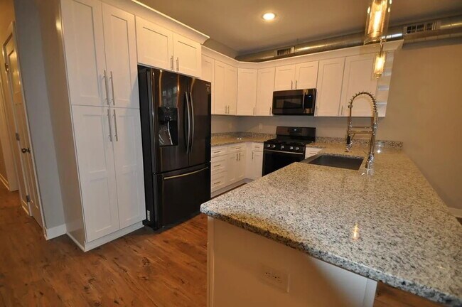 Photo - Spacious 2 Bedroom 2 Bathroom On the Greenway!