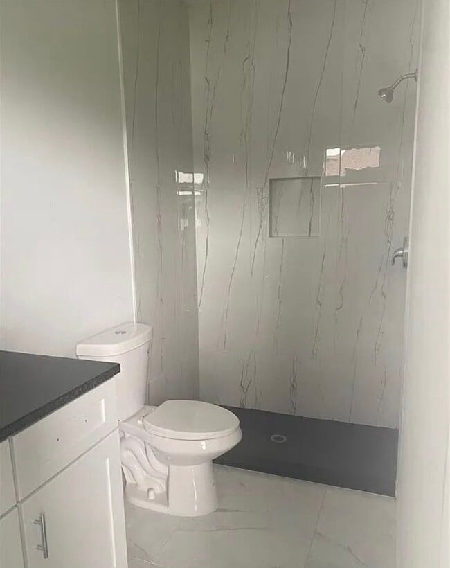 Photo - 705 Harry Ave S