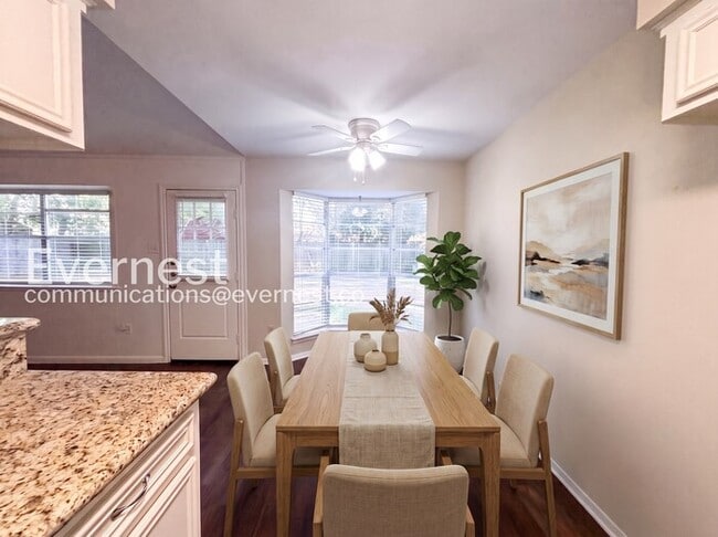 5311 Lincoln Town Dr