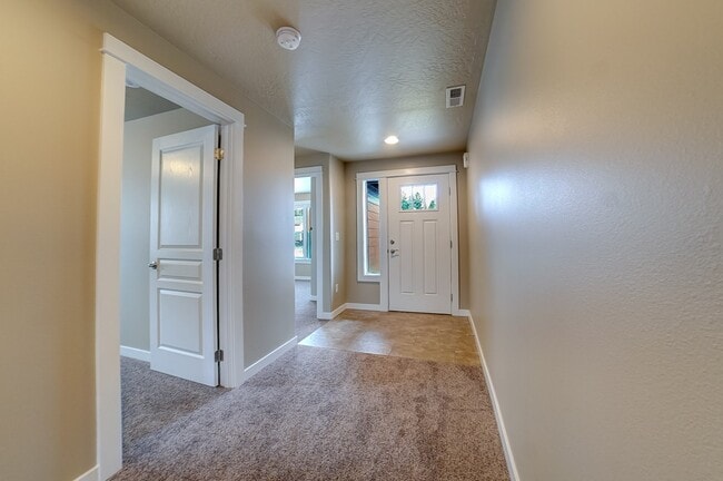 Photo - 1746 NE Janice Way
