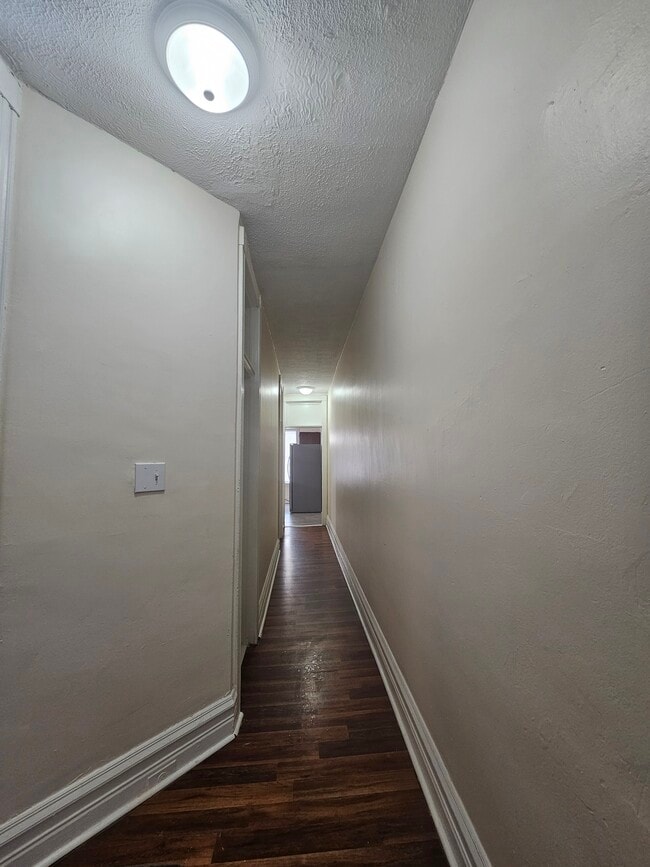 Photo - 132 W Douglass St Unidad 132 W. Douglass St Apt 2