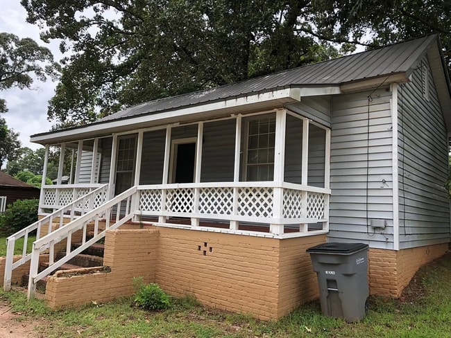 Photo - 810 Monroe St