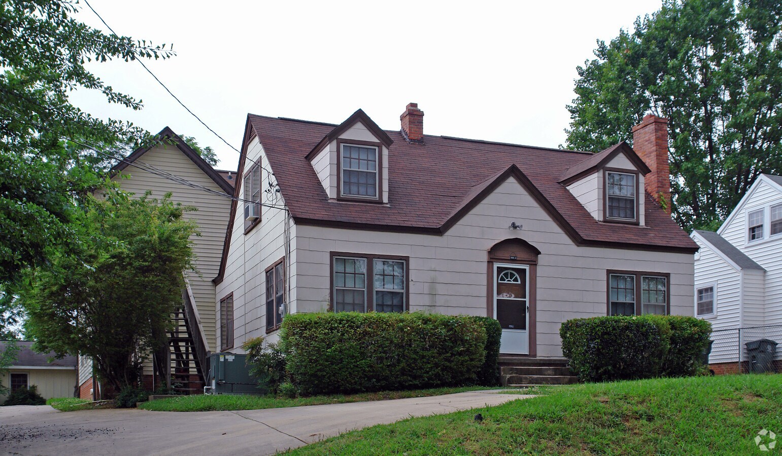 Photo - 1008 Carlton Ave Apartments