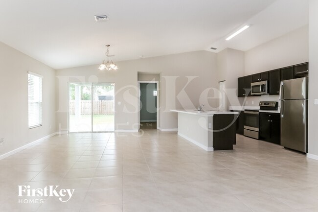 Photo - 1809 SW Cycle St