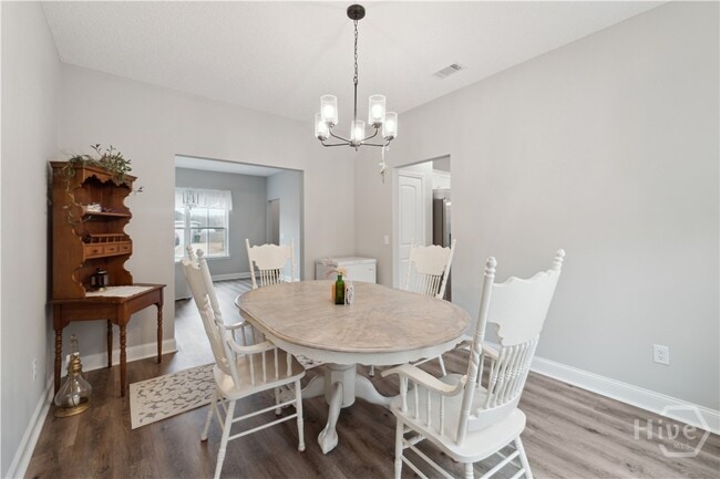 Photo - 601 Meloney Dr