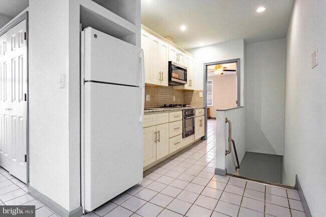 Photo - 1327 Snyder Ave Unidad 2F