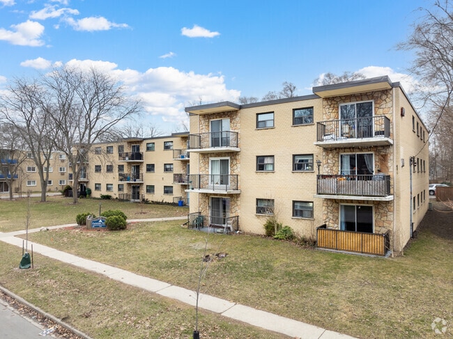 Building Photo - Parkdale Manor