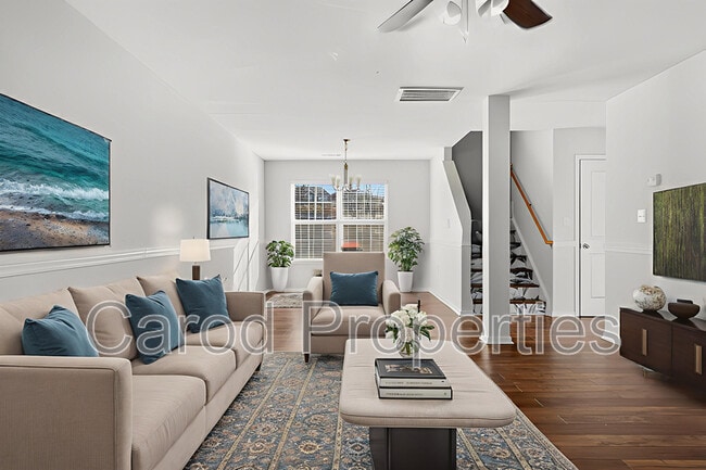 Photo - 3315 Runneymede Street SW