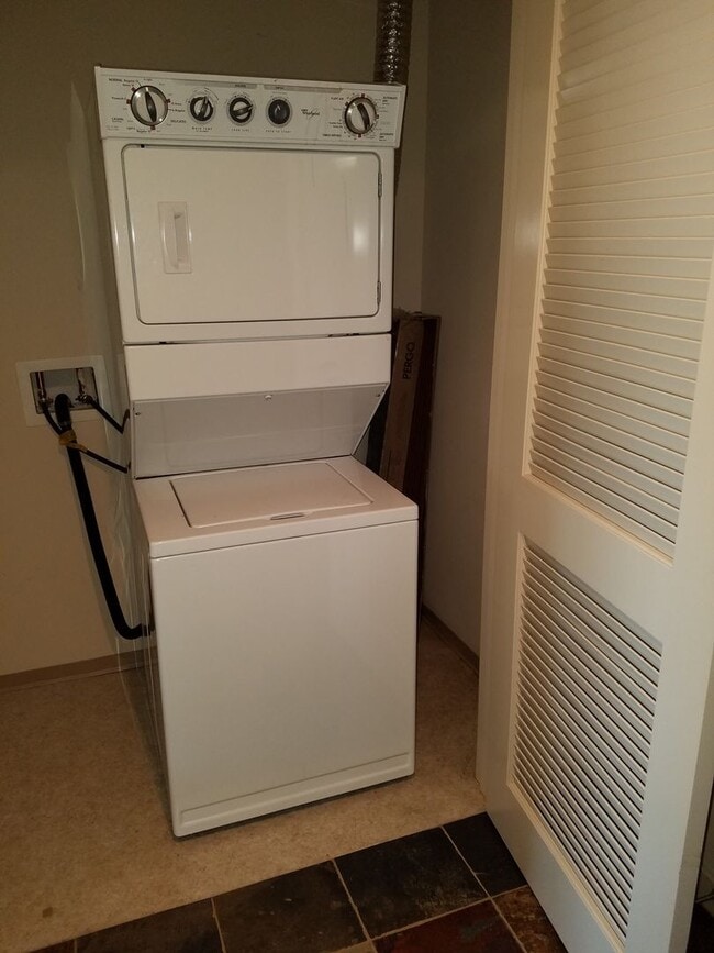 Photo - 1515 Dock St