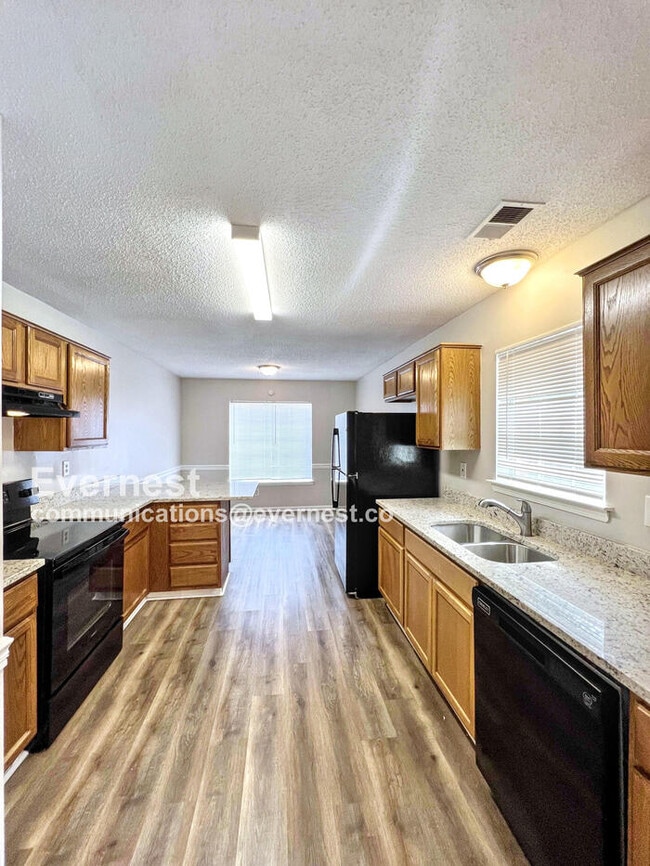 Photo - 285 Gaslight Cove