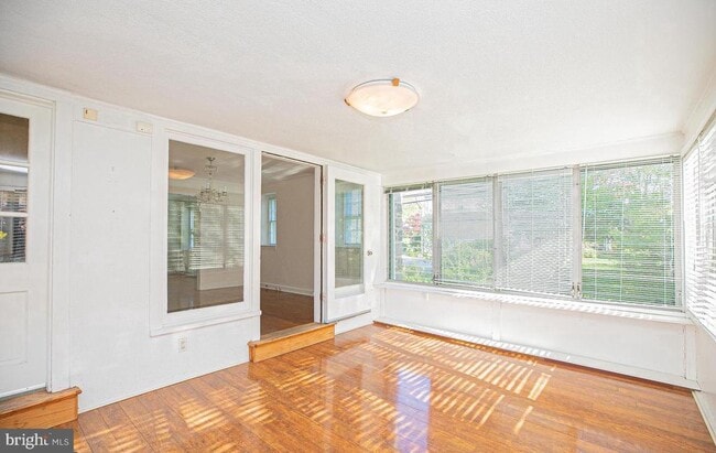 Building Photo - 526 Williams Rd