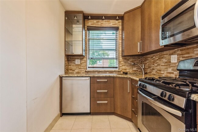 Photo - 260-40-260-74 74th Ave Unidad 2nd Fl