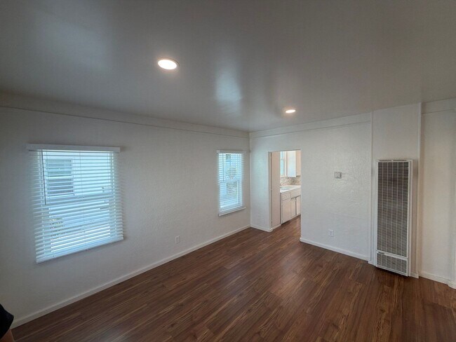 102-106 Lorimer Street