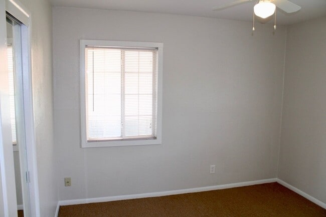 Photo - Cute 3Bedroom 1Bath Home Located Off Stockdale Hwy Centrally Located. Large Gated Yard. Gardner I...