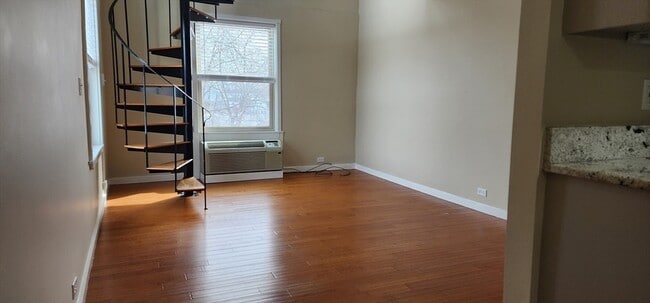 Building Photo - 1 Samoset Ave Unit Winter