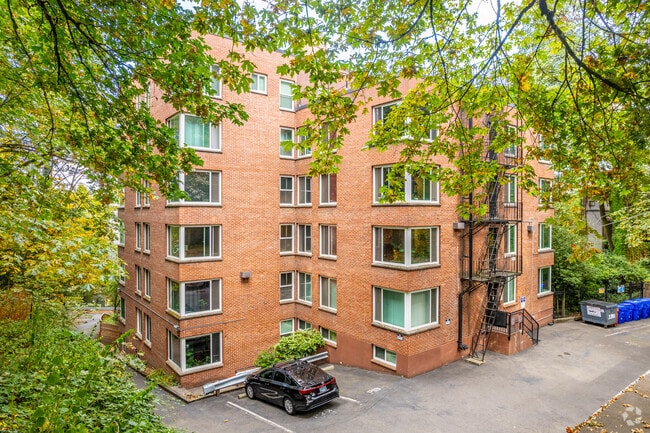 Exterior - Cardinell View