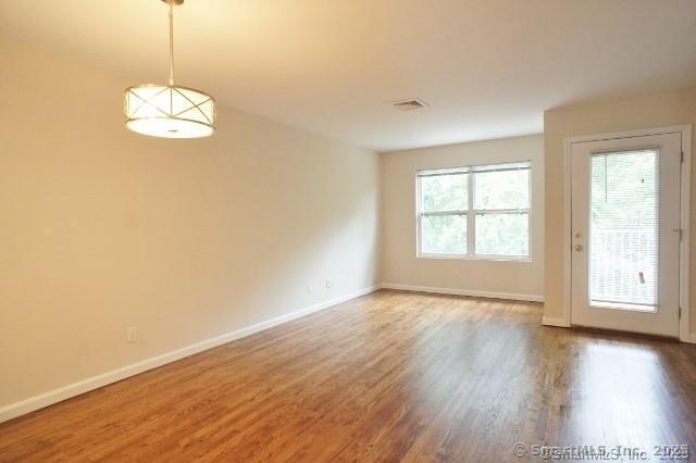 Building Photo - 16 Oakwood Ave Unit 1 Rental