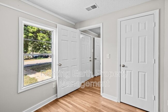 Photo - 2313 20th St N