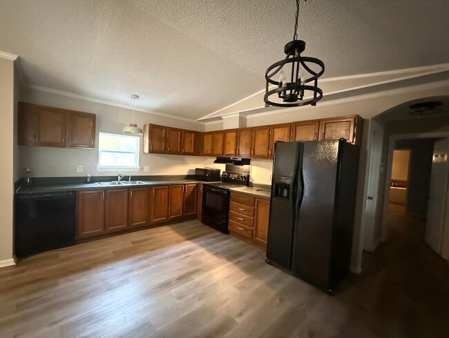 Building Photo - 3083 Lake Sue Dr