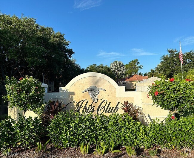 Building Photo - 8225 Ibis Club Dr Unit 213 Rental
