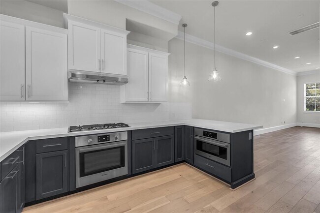 Photo - 809 Bringhurst St