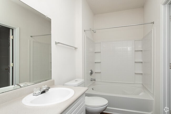 2BR, 2BA - 1252SF