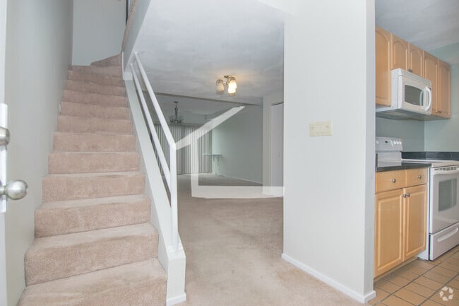 Building Photo - 184 Allston St Unit 2 Rental