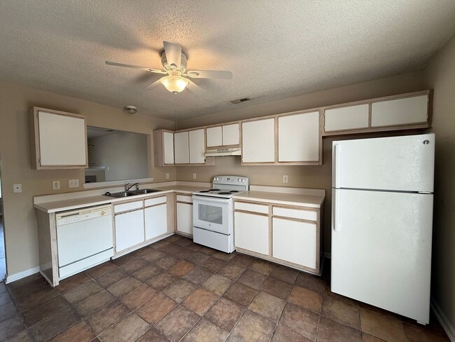 Photo - 2 bedroom, 2.5 Bath Townhouse
