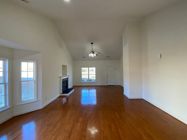 Photo - 5810 Brakenwood Ln