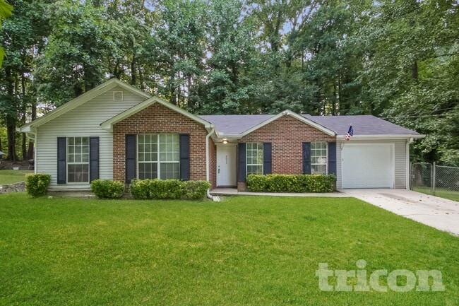 Building Photo - 2033 Pine Cone Dr SW
