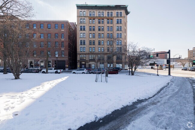 Alternate View - Bay State Building