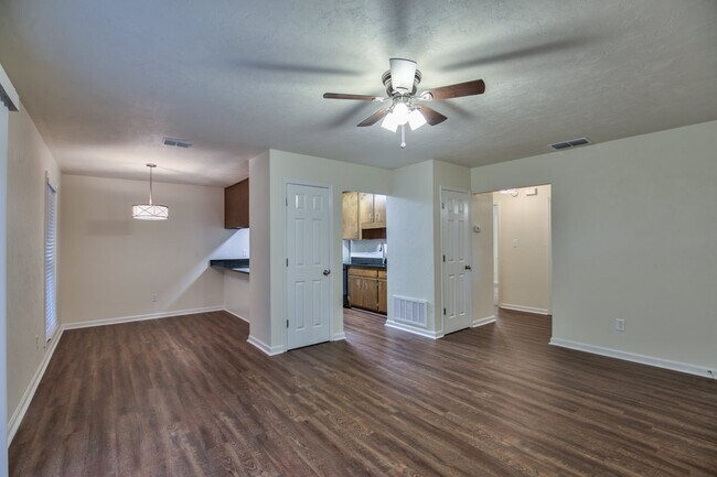 Photo - 1219 Crestview Ave