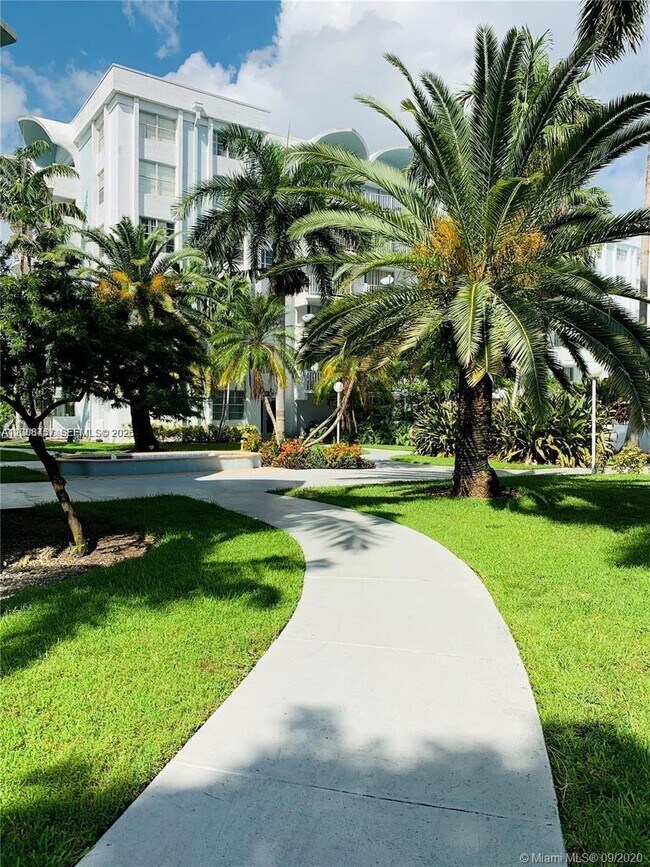 Photo - 488 NW 165th St Unit B-610