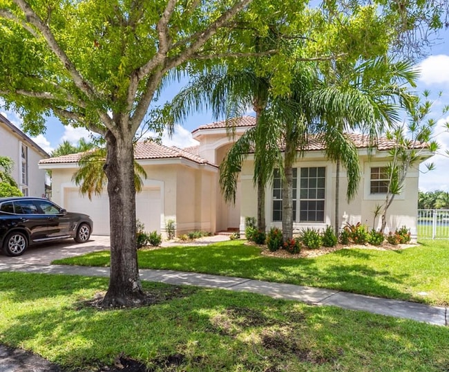 Building Photo - 17999 SW 35th St