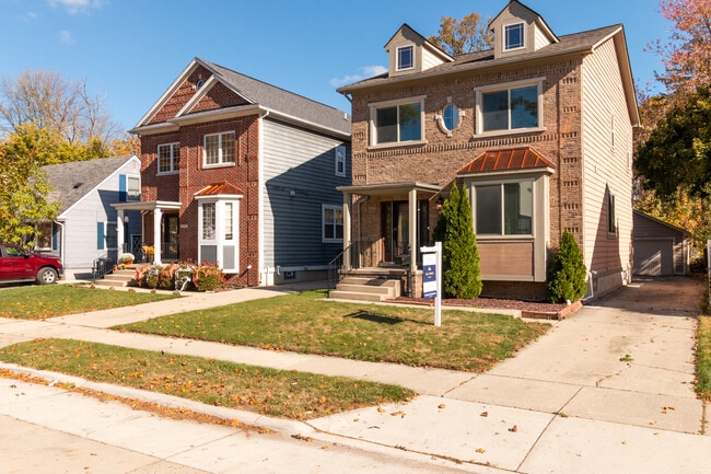 Photo - 3334 Cummings Ave