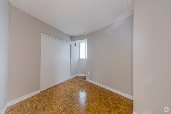 2BR, 1BA - 906SF - Bedroom - Robin Hood