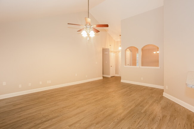 Photo - 408 Fawnbrook Ln